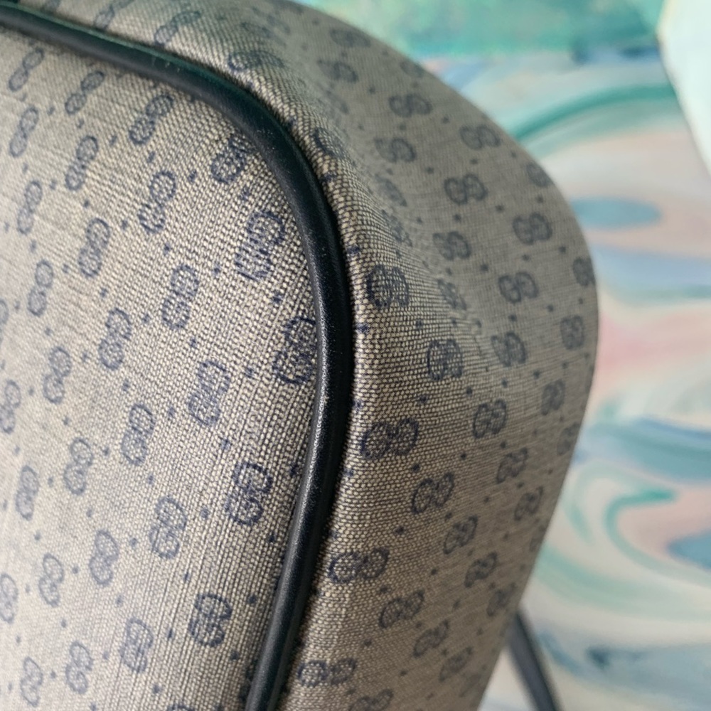 NO LOW BALLERS*Vintage Gucci Beige Monogram Crossbody Bag with Black/ Blue Trim - Picture 6 of 16